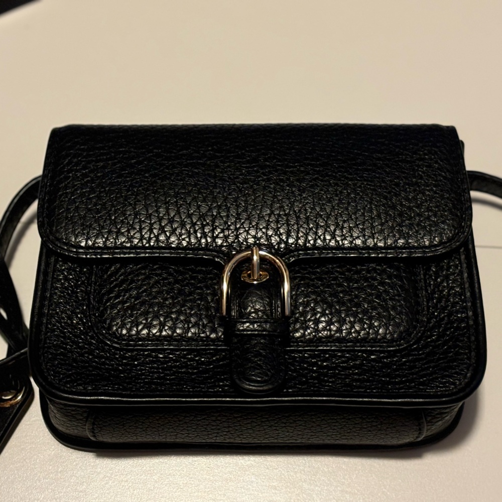 EUC MK Cooper crossbody 🖤